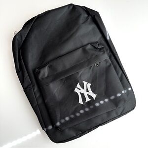 NWOT New York Yankees Black Backpack
